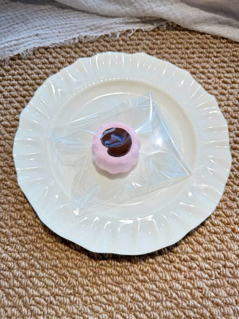168037 Niannian Nienie Pink Fish Cake (Sticky Clay Texture Series) / 年年的捏捏 ピンクかまぼこ（ねばねばクレイ触感シリーズ）