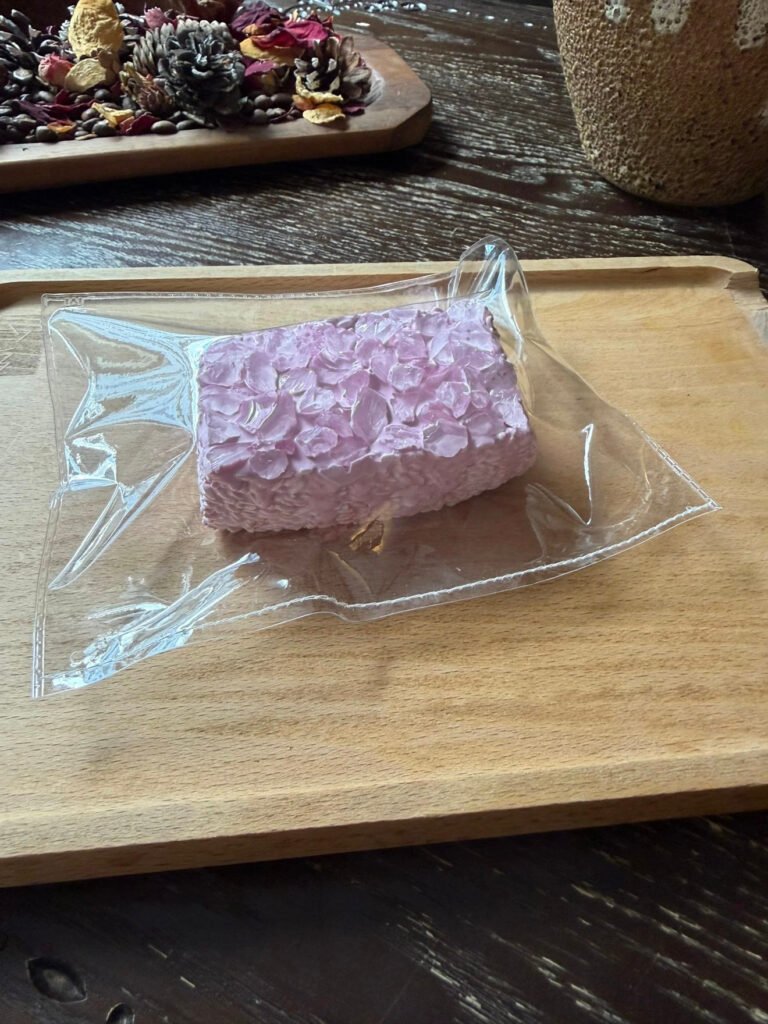 160047 Nohara Nienie Purple-Base Crushed Ice Mini Rice Ball (Cream Cheese Clay Texture Series) / 野原捏一捏 紫胚碎碎冰小饭团（干酪泥触感系列）