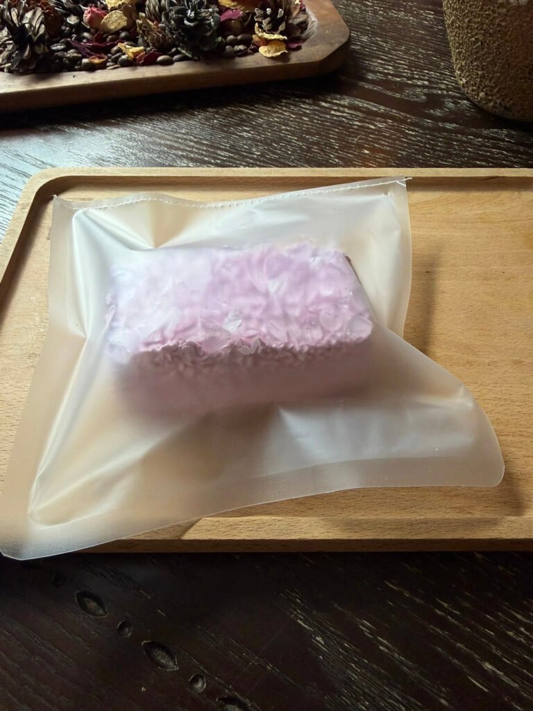 160051 Nohara Nienie Purple-Base Crushed Ice Long Rice Ball (Cream Cheese Clay Texture Series) / 野原捏一捏 紫胚碎碎冰长饭团（干酪泥触感系列）