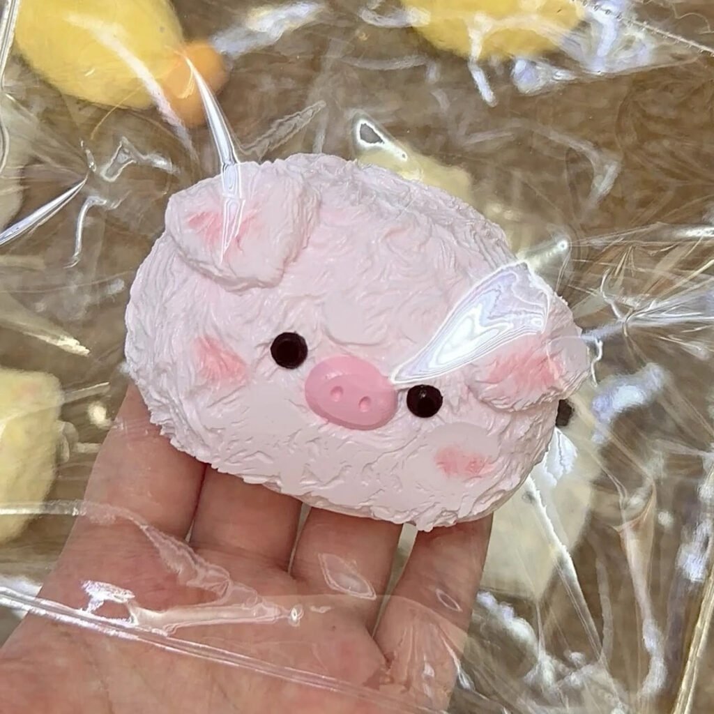 135069 Ohmo Nienie Fuzzy Piglet (Heat Pad Cream Cheese Clay Texture Series) / ohmo捏捏 ふわふわこぶた (加熱パッドクリームチーズクレイ触感シリーズ)