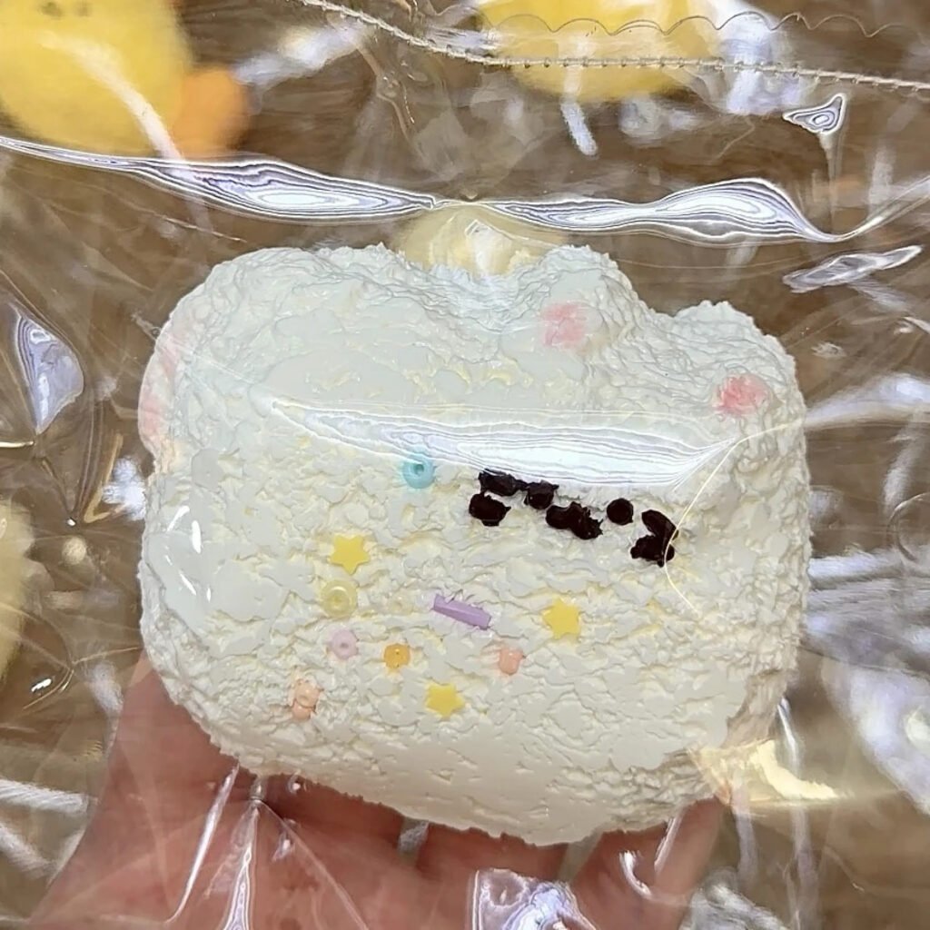135078 Ohmo Nienie Fuzzy Little Kitty (Heat Pad Cream Cheese Clay Texture Series) / ohmo捏捏 ふわふわこねこ (加熱パッドクリームチーズクレイ触感シリーズ)