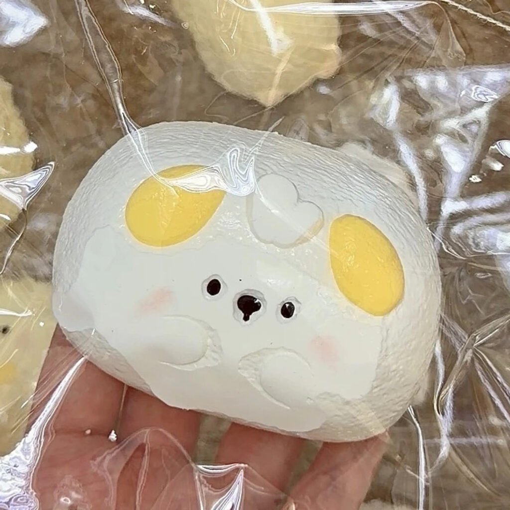 135085 Ohmo Nienie Square Dog (Heat Pad Cream Cheese Clay Texture Series) / ohmo捏捏 四角いこいぬ (加熱パッドクリームチーズクレイ触感シリーズ)