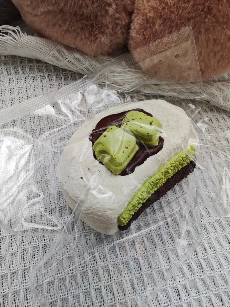 367007 Paopao Fish Shop Chocolate Matcha Cake / 泡泡鱼 shop 巧克力抹茶蛋糕