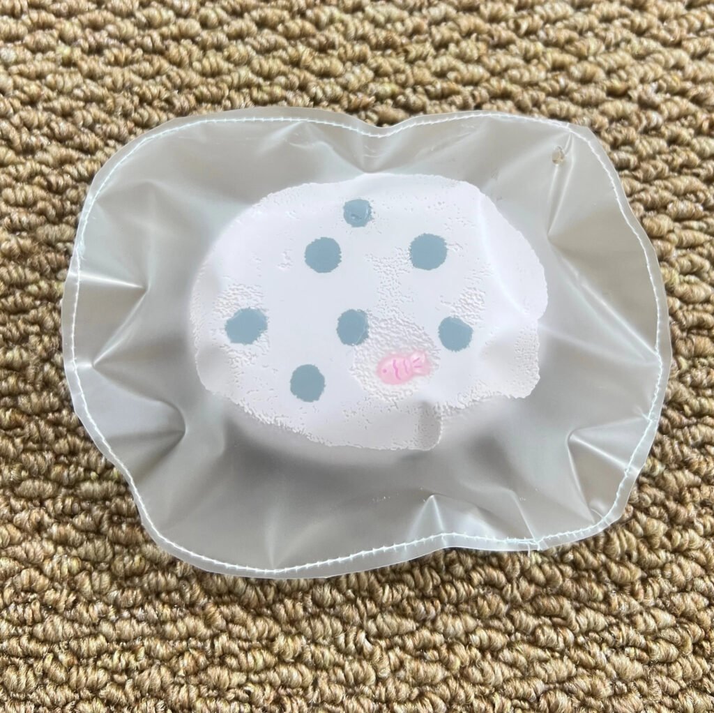 63034 PokuPoku Gray Polka Dot Little Fish Senbei (Cream Clay Texture Series) / PokuPoku 灰色波点小鱼仙贝（奶油泥触感系列）