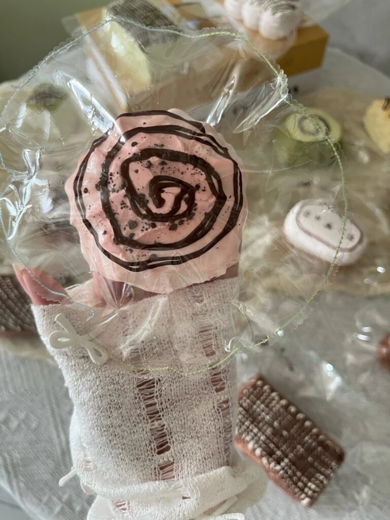 358014 Qingtian Nienie Strawberry Cream (Dry Cream Texture Series) / 晴天捏捏 草莓奶油（干奶油触感系列）