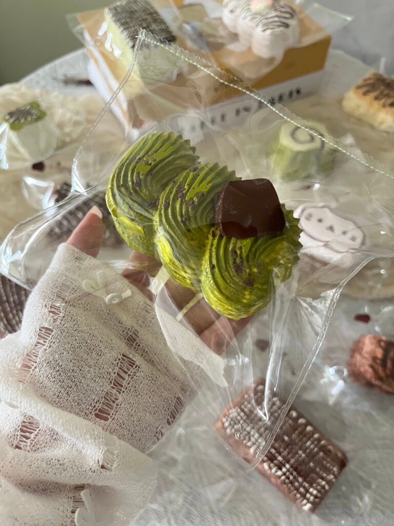 358022 Qingtian Nienie Matcha Triple Cream (Dry Cream Texture Series) / 晴天捏捏 抹茶三颗奶油（干奶油触感系列）