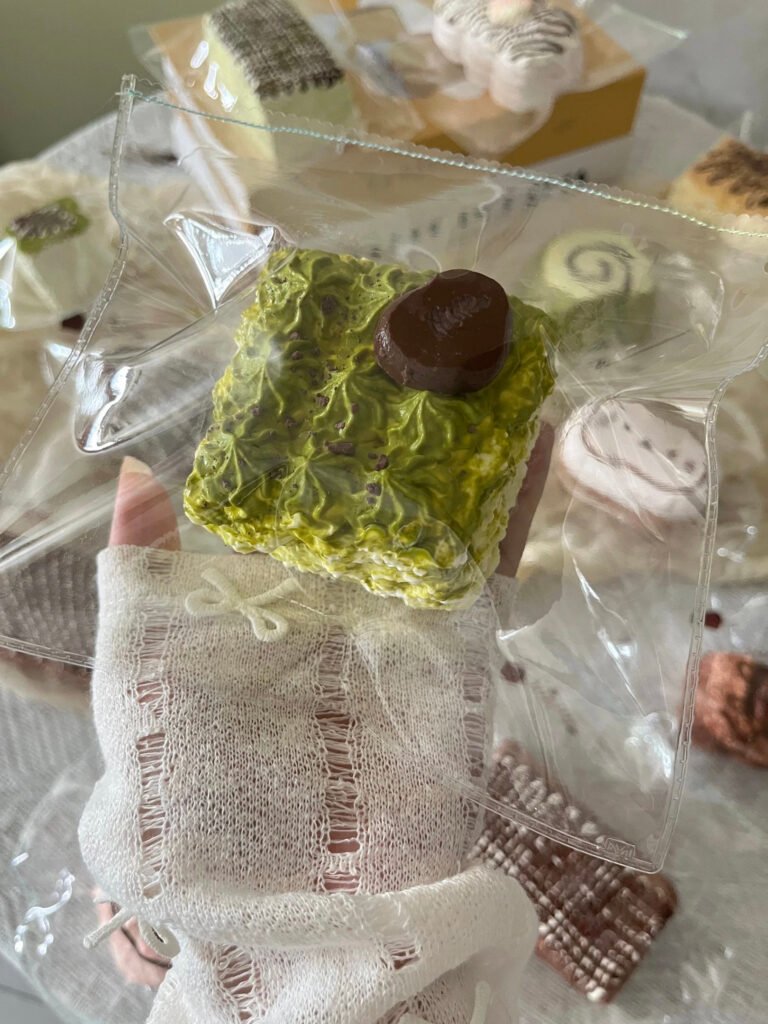 358026 Qingtian Nienie Matcha Cream Cake (Dry Cream Texture Series) / 晴天捏捏 抹茶奶油蛋糕（干奶油触感系列）