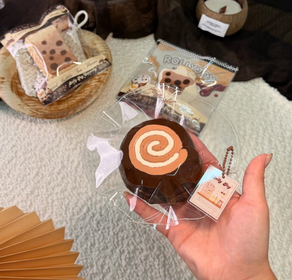 432001 Rollyjoy Coconut Milk Chocolate Swiss Roll (Thin Milk Clay Texture Series) / Rollyjoy 生椰奶巧瑞士卷（稀奶泥触感系列）
