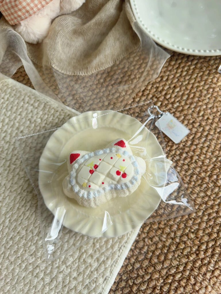 252019 Sen Lin Cherry Cat Eye Mask (Light Milk Clay Texture Series) / Sen林 樱桃猫猫眼罩（轻乳泥触感系列）