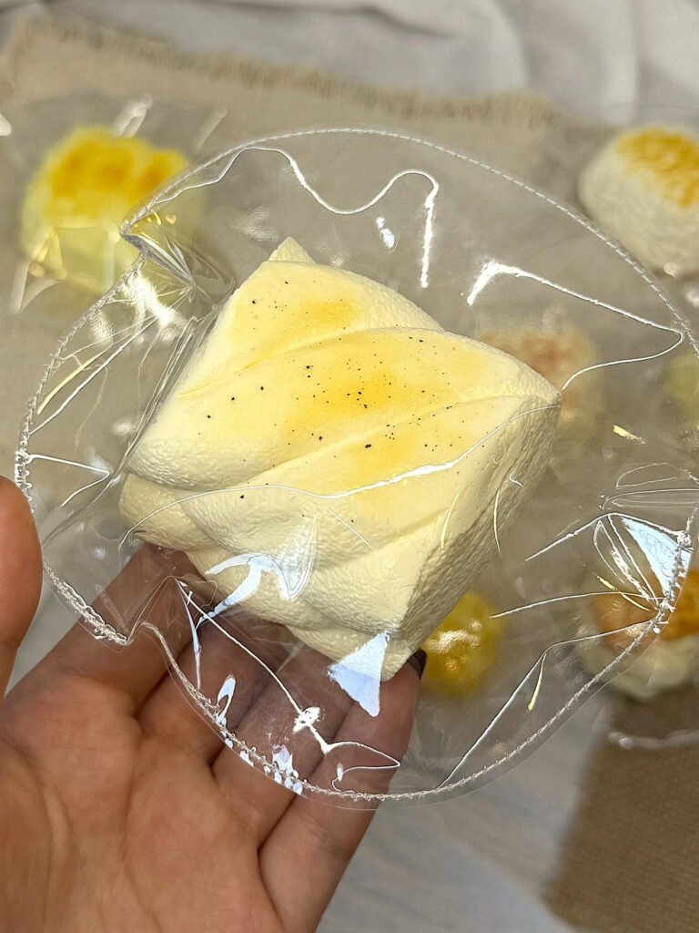 389019 Shan Laoda Nienie Toasted Large Marshmallow (Light Cream Texture Series) / 闪老大捏捏 烤大棉花糖（轻奶油触感系列）