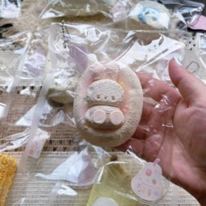 343008 Strawberry Bunny Velvet Senbei (Cheese Clay Texture Series) / 士多啤梨 うさぎベルベットせんべい (チーズクレイ触感シリーズ)
