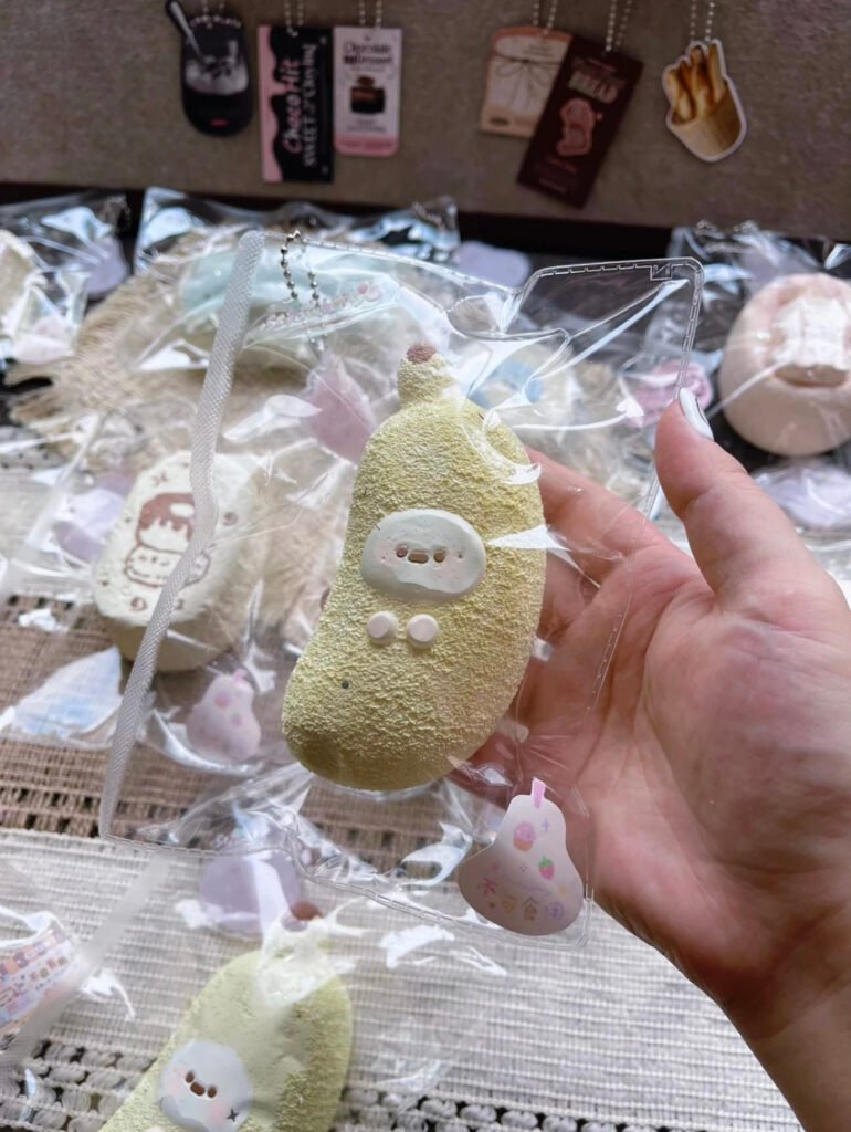 343009 Strawberry Little Yellow Banana (Cheese Clay Texture Series) / 士多啤梨 小さなイエローバナナ (チーズクレイ触感シリーズ)