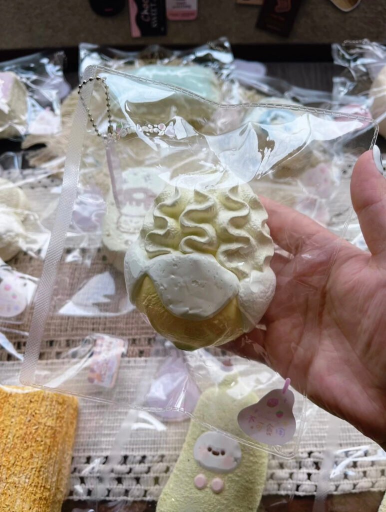 343010 Strawberry Plump Banana Cream (Cheese Clay Texture Series) / 士多啤梨 ぽってりバナナクリーム (チーズクレイ触感シリーズ)