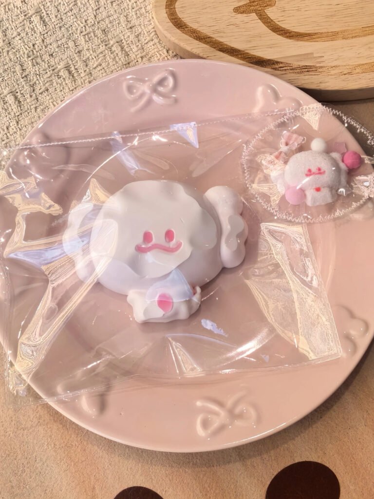 348006 Little Tomato Axolotl Parent-and-Child Bun (Ice Cream Clay Texture Series) / 小番茄捏捏铺 娃娃鱼子母包（冰糕泥触感系列）