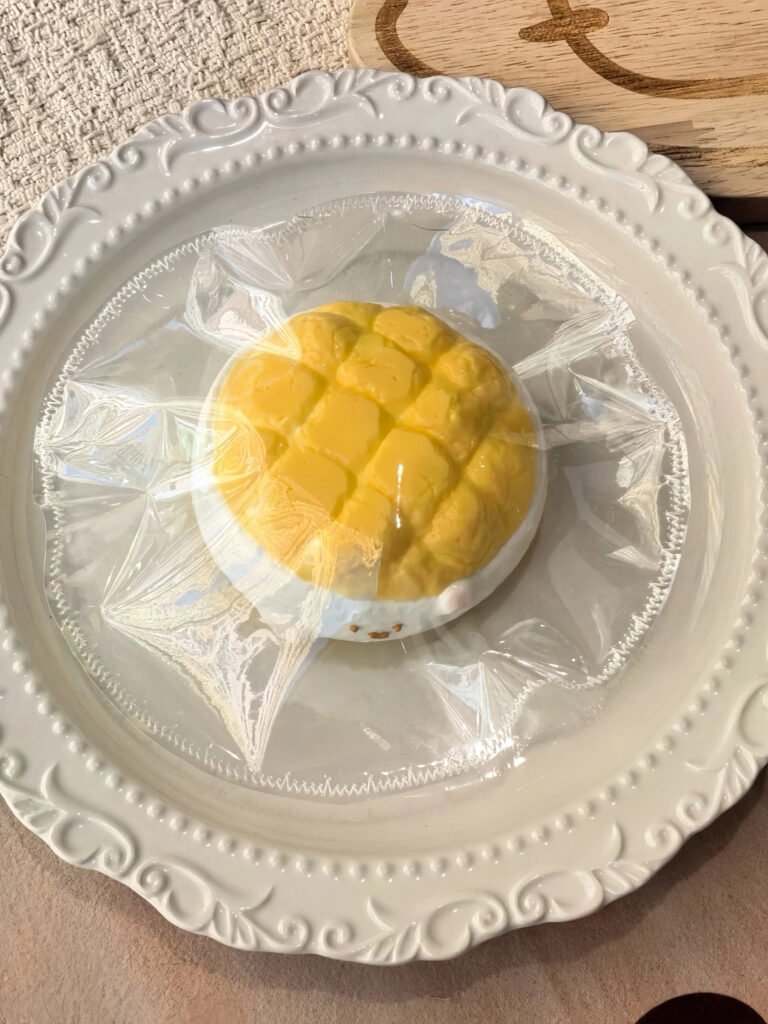 348012 Little Tomato Waving Pineapple Bun (Ice Cream Clay Texture Series) / 小番茄捏捏铺 挥手菠萝包（冰糕泥触感系列）