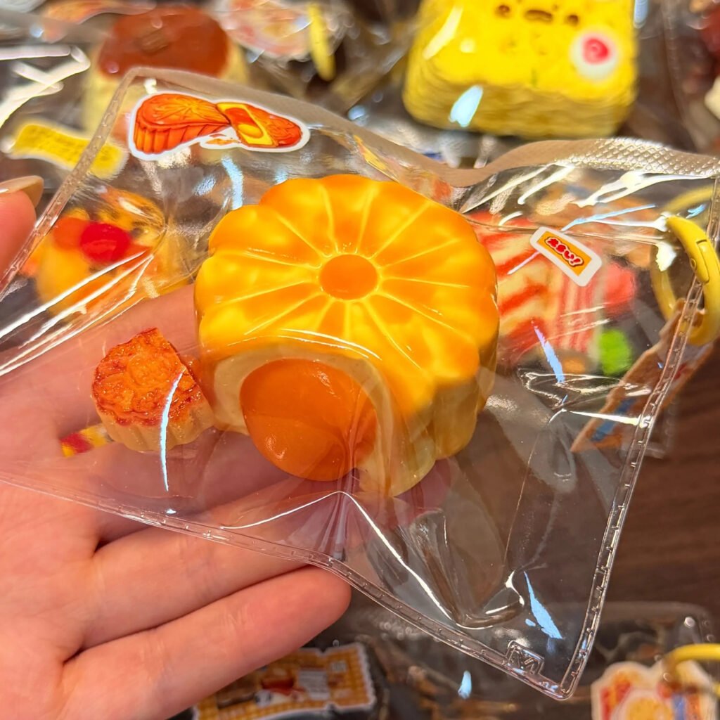 141062 Toovo Cute Mini Lava Egg Yolk Mooncake / Toovo cute 捏捏 ミニ流心卵黄月餅