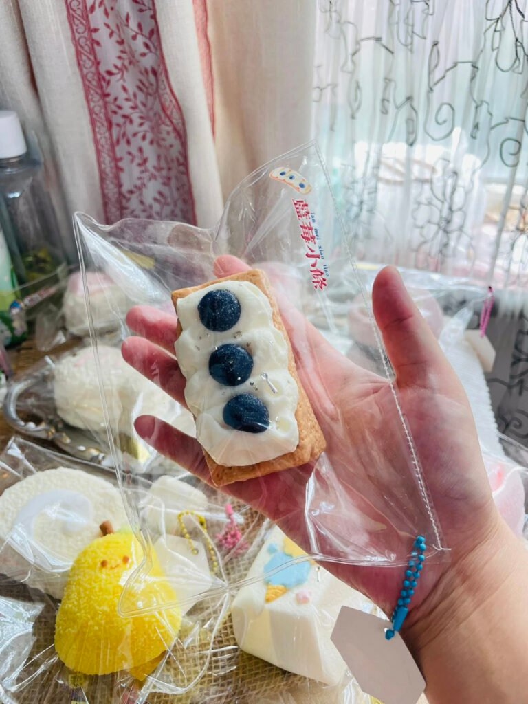 390000 Unicorn Lianjiang Blueberry Bar (Glutinous Cream Texture Series) / 独角兽恋酱史莱姆捏捏 蓝莓小条(糯奶油触感系列)