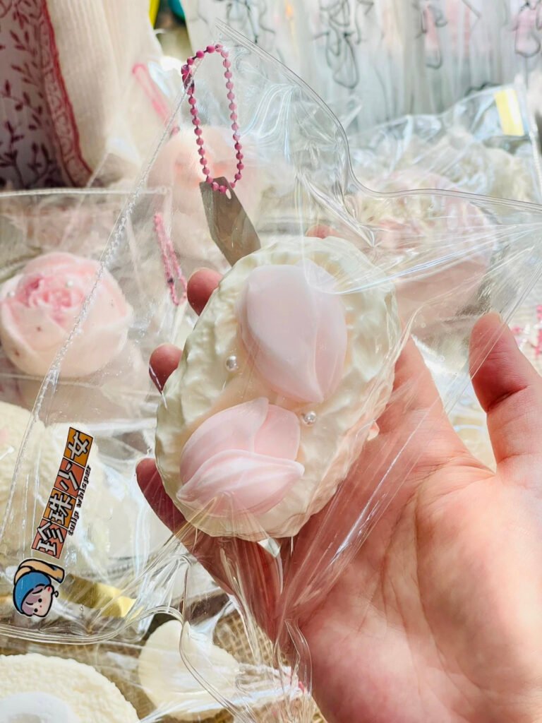 390002 Unicorn Lianjiang Pearl Girl (Spring Dry Cream Texture Series) / 独角兽恋酱史莱姆捏捏 珍珠少女（春日干奶油触感系列）