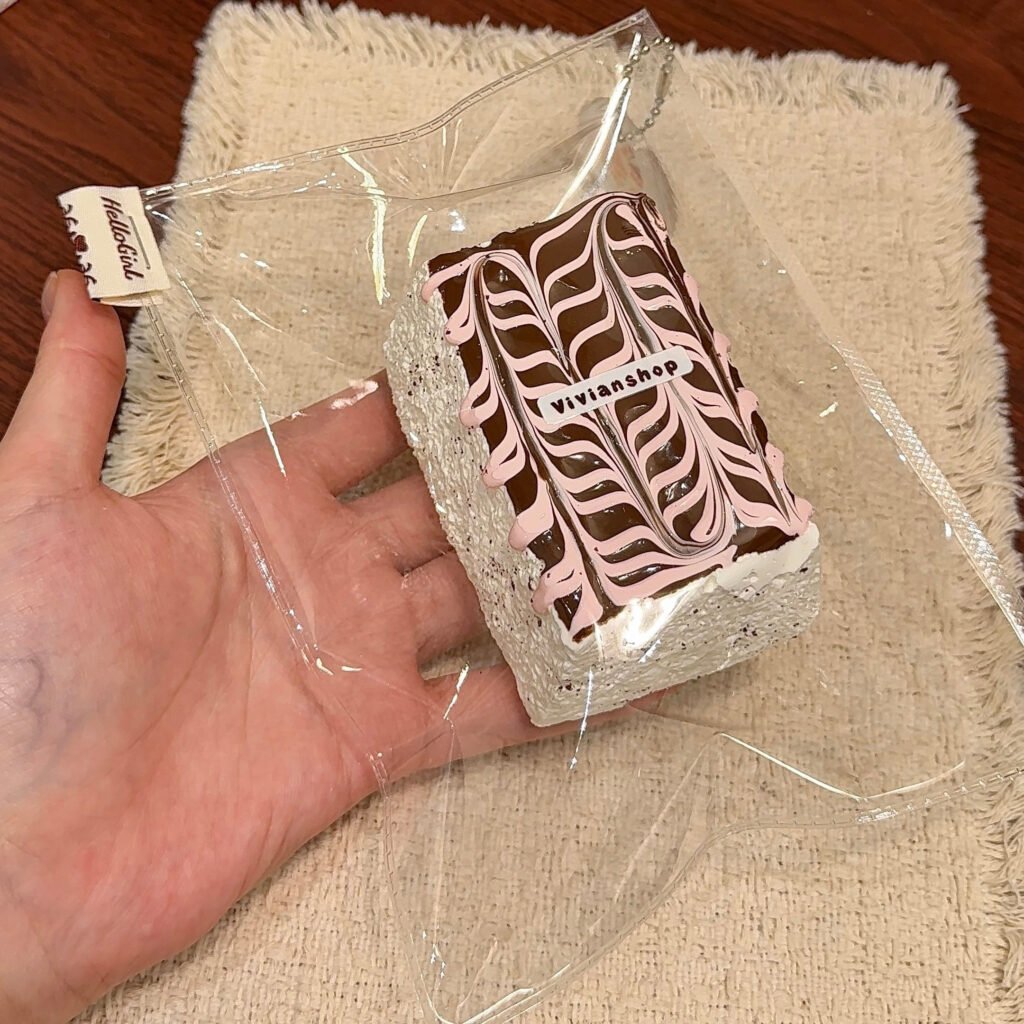 4325 Vivianshop Strawberry Chocolate Swirl Short Toast (Cotton Cream Texture Series) / Vivianshop いちごチョコ模様ショートトースト (コットンクリーム触感シリーズ)