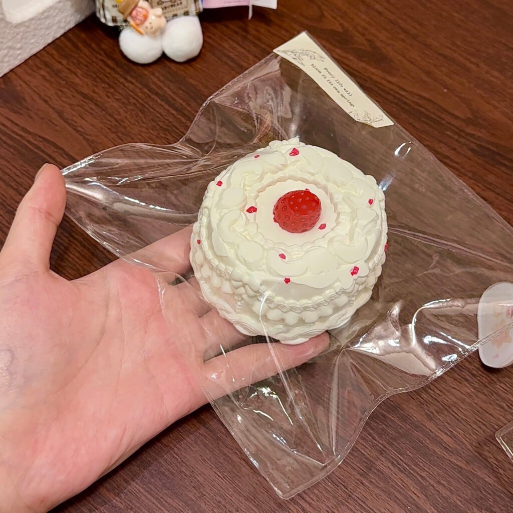 4328 Vivianshop Vintage Strawberry Cream Cake (Clay Texture Series) / Vivianshop レトロいちごクリームケーキ (クレイ触感シリーズ)