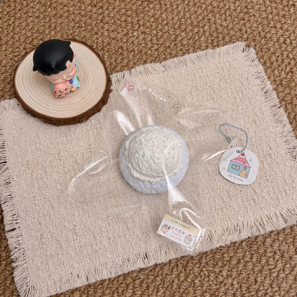 338001 Waiwaiyu Sea Salt Ice Cream Toast (Glutinous Rice Clay Texture Series) / 歪歪余 シーソルトアイスクリームトースト (もち米クレイ触感シリーズ)