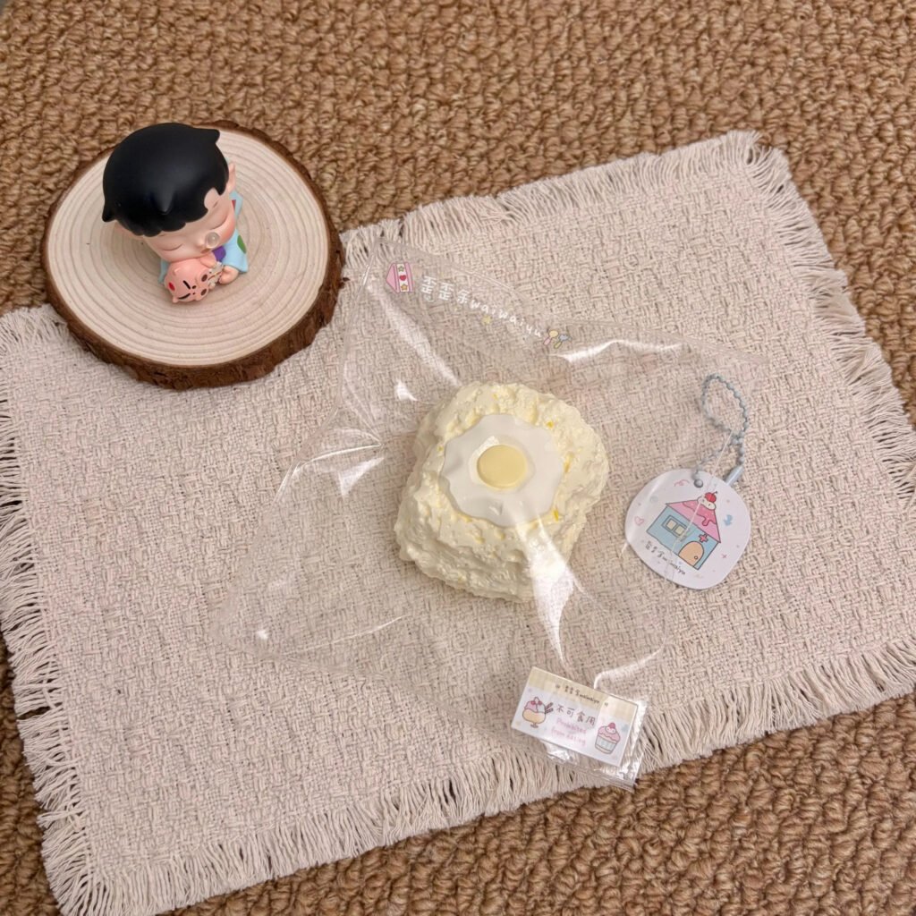 338002 Waiwaiyu Egg Toast Slice (Glutinous Rice Clay Texture Series) / 歪歪余 たまごトーストスライス (もち米クレイ触感シリーズ)