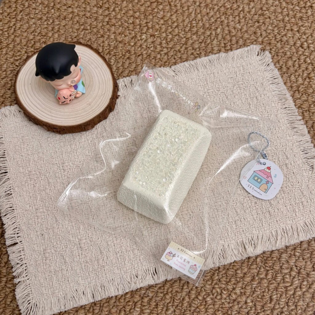 338007 Waiwaiyu Crumb Long Toast - Translucent White (Glutinous Rice Clay Texture Series) / 歪歪余 クラムロングトースト・半透明ホワイト (もち米クレイ触感シリーズ)