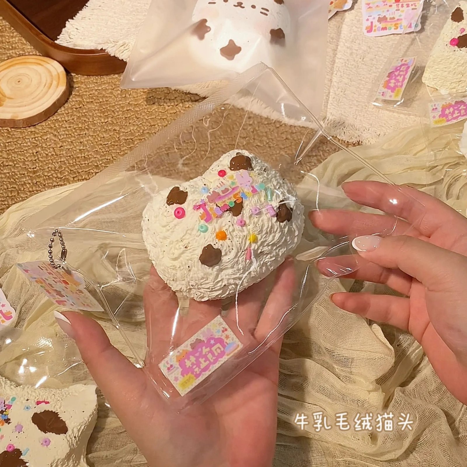 60023 Wasabi Nama Squishy Milk Fuzzy Large Cat Head / 芥末生吃捏捏 ミルクふわふわ大きなねこの顔