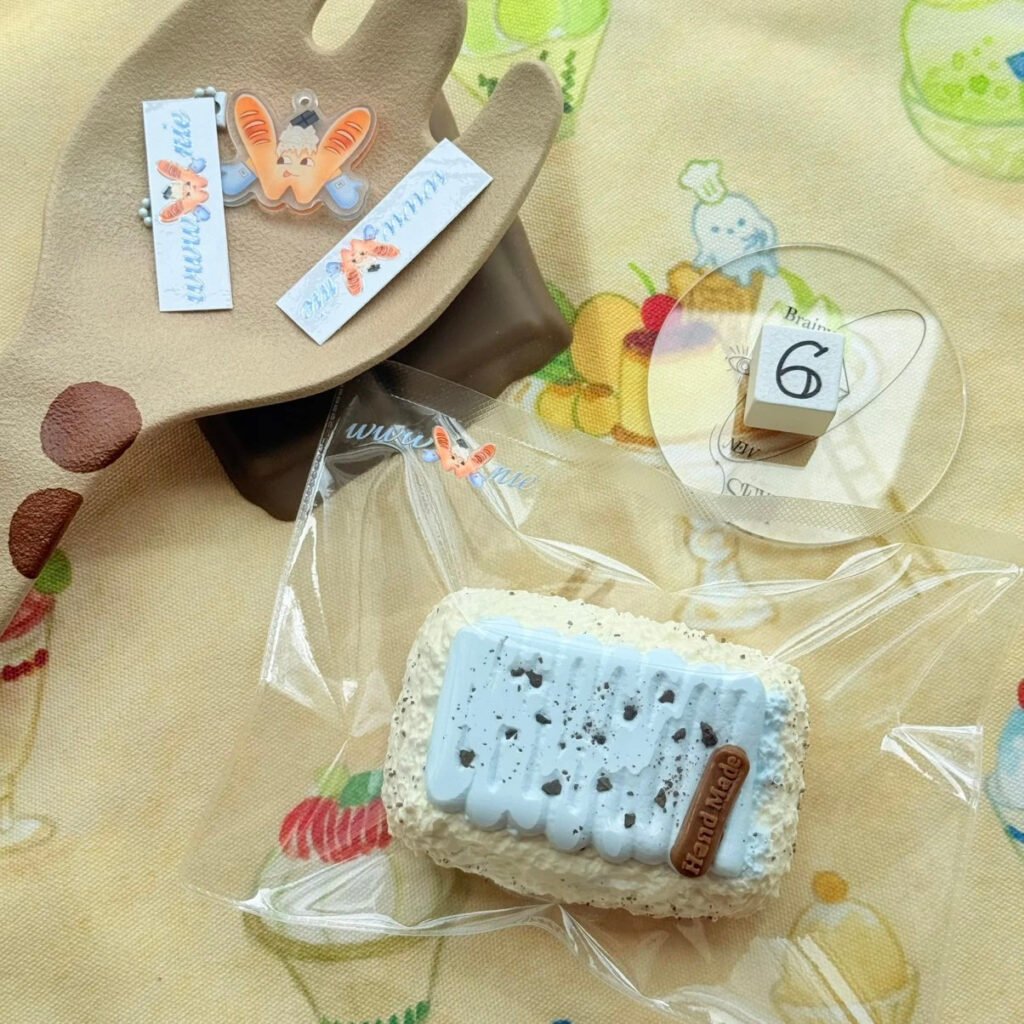 383000 W Nienie Sea Salt Cream Toast (Thick Yogurt Texture Series) / 达不溜捏 海盐奶油吐司(厚酸奶触感系列)