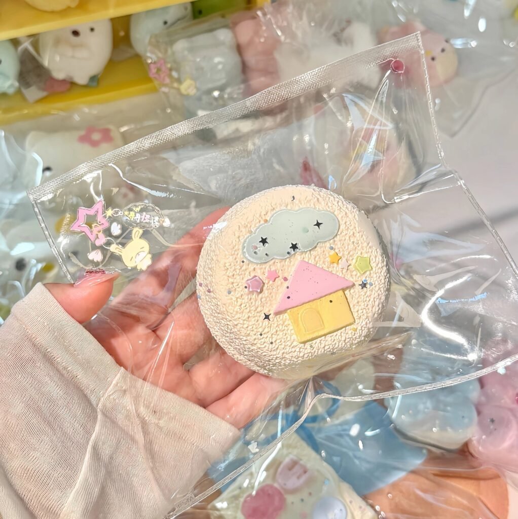 248013 W Qiqi Guaiguai Little House Round Cake (Rich Cream Texture Series) / w奇奇怪怪 小房子圆蛋糕 (醇厚奶油触感系列)