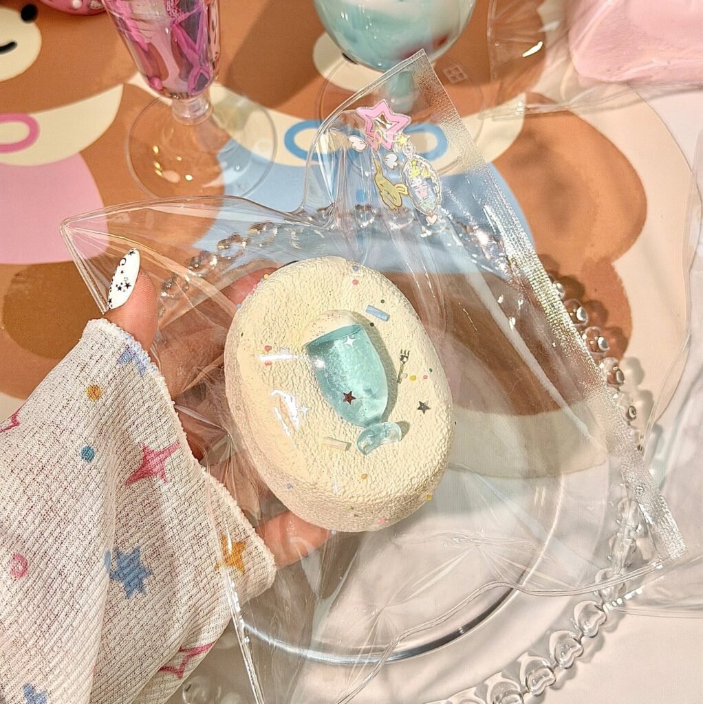 248026 W Qiqi Guaiguai Ice Cup Velvet Senbei (Clay Texture Series) / w奇奇怪怪 冰杯丝绒仙贝 (黏土泥触感系列)