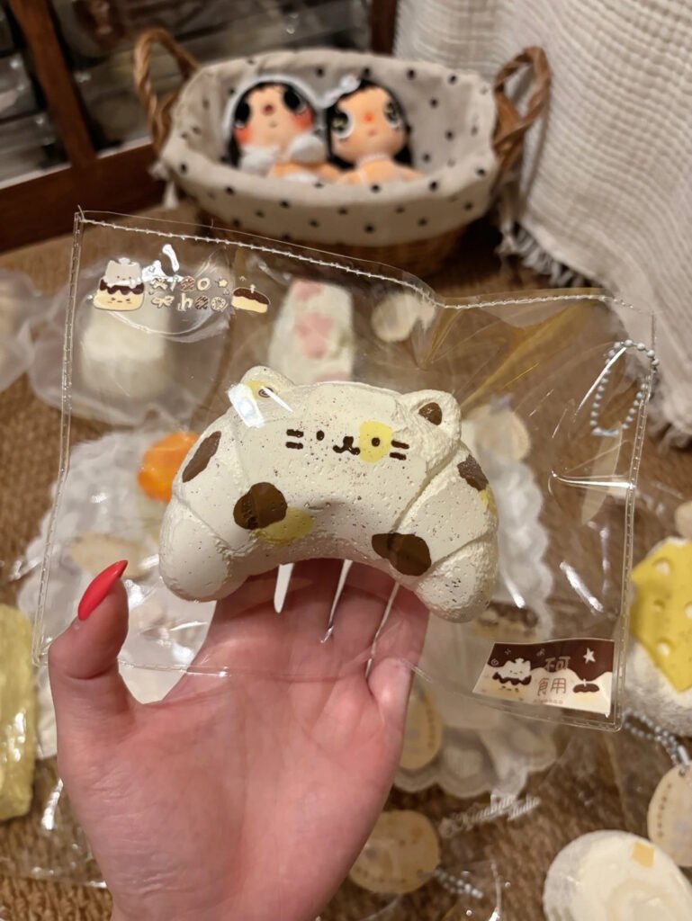 244015 Xiao Hao Hao Hao Cheese Chocolate Croissant (Thick Yogurt Clay Texture Series) / 小好好好 芝巧牛角包（厚酸奶触感系列）