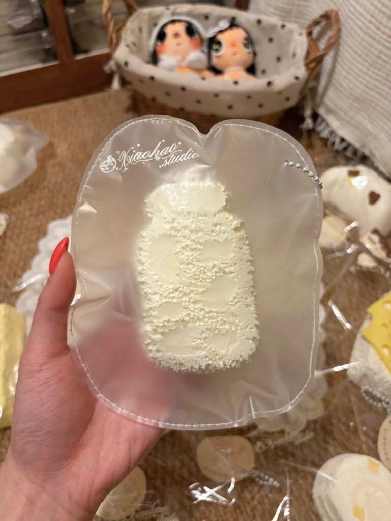 244018 Xiao Hao Hao Hao Coconut Jelly Milk Bottle (Glutinous Milk Clay Texture Series) / 小好好好 椰子冻牛奶瓶（糯奶泥触感系列）