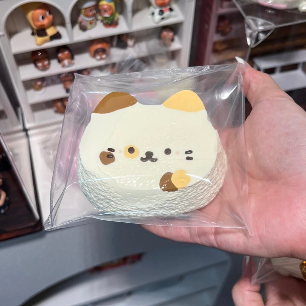 125025 Xiu Maomi Nienie Big-Head Calico Cat Toast (Burst Water Texture Series) / 修猫咪捏捏 三花猫吐司头(爆浆水感触感系列)