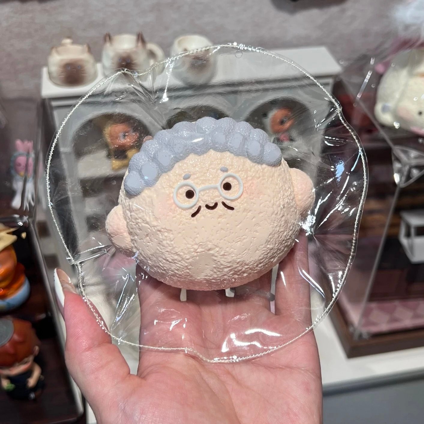 125041 Xiu Maomi Nienie Grandma Biscuit (Glutinous Cream Texture Series) / 修猫咪捏捏 老奶饼(糯奶油触感系列)