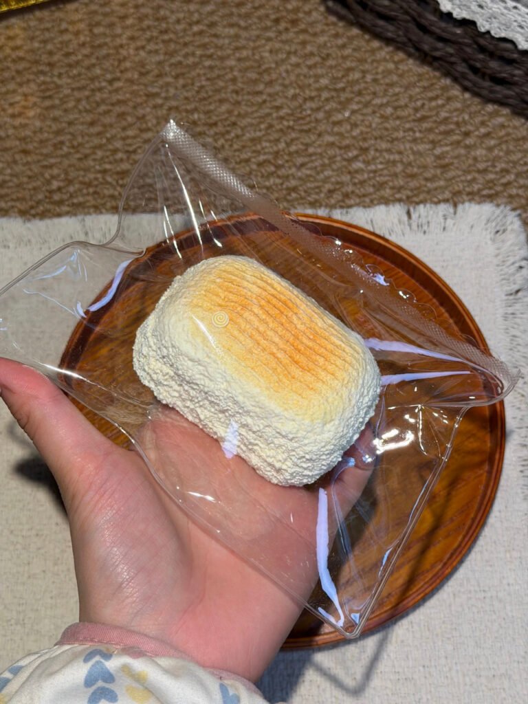 52028 Xiao Lin Jiang Flocked Mini Bread (Coco Pure Clay Texture Series) / 小琳酱捏捏 フロッキー加工のミニパン (ココピュアクレイ触感シリーズ)