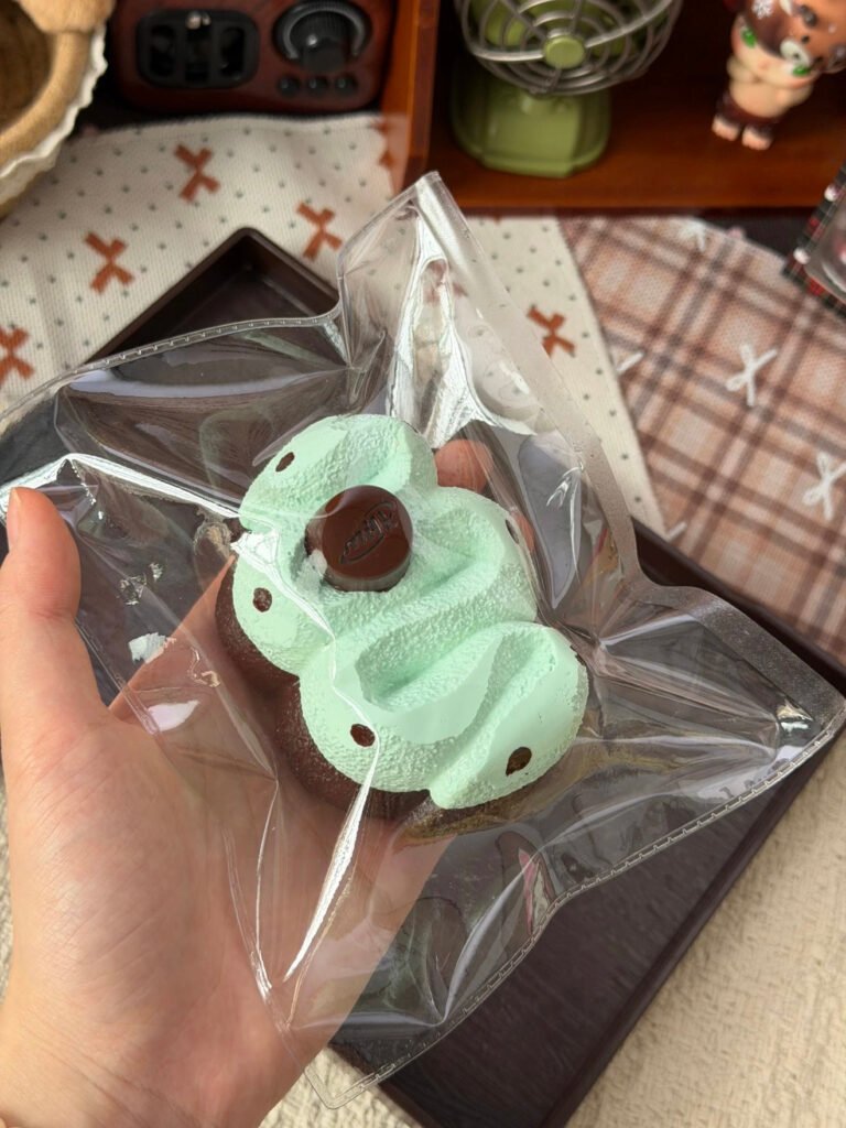 52060 Xiao Lin Jiang Double-Layer Mint Mousse (Coco Pure Clay Texture Series) / 小琳酱捏捏 薄荷慕斯双层(coco纯泥触感系列)