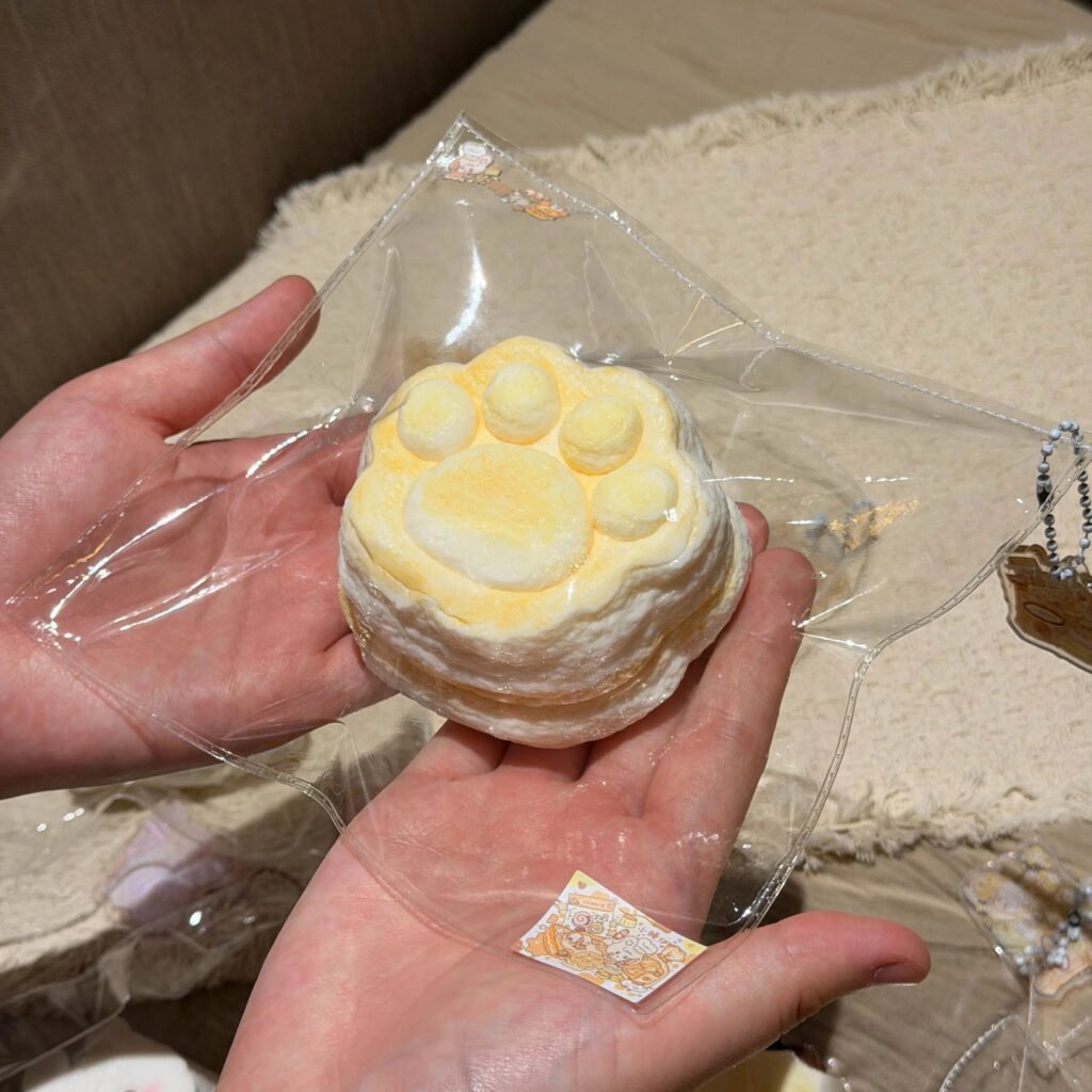 178081 Xiao Shui Yi Cat Paw Pancake (Cream Soft Clay Texture Series) / 小睡伊 猫爪松饼（奶油软泥触感系列）