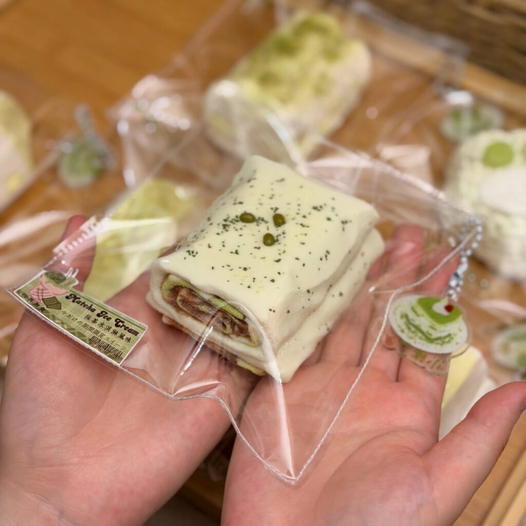 178101 Xiao Shui Yi Matcha Towel Roll (Bursting Water Cream Clay Texture Series) / 小睡伊 抹茶毛巾卷（爆浆水奶油触感系列）