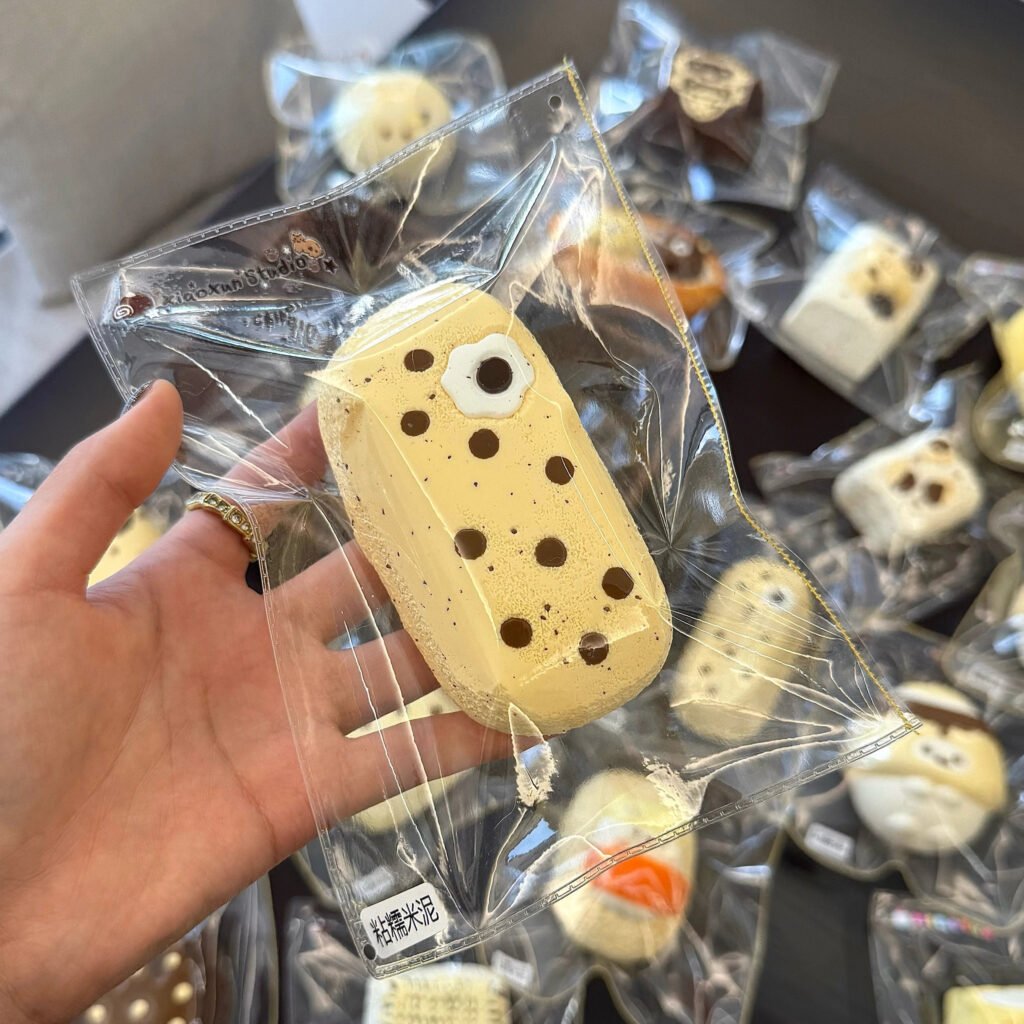 64042 Xiao Xun BB Cocoa Polka Dot Milk Bar (Cheese Clay Texture Series) / 小桪bb 可可波点牛奶棒(奶酪泥触感系列)