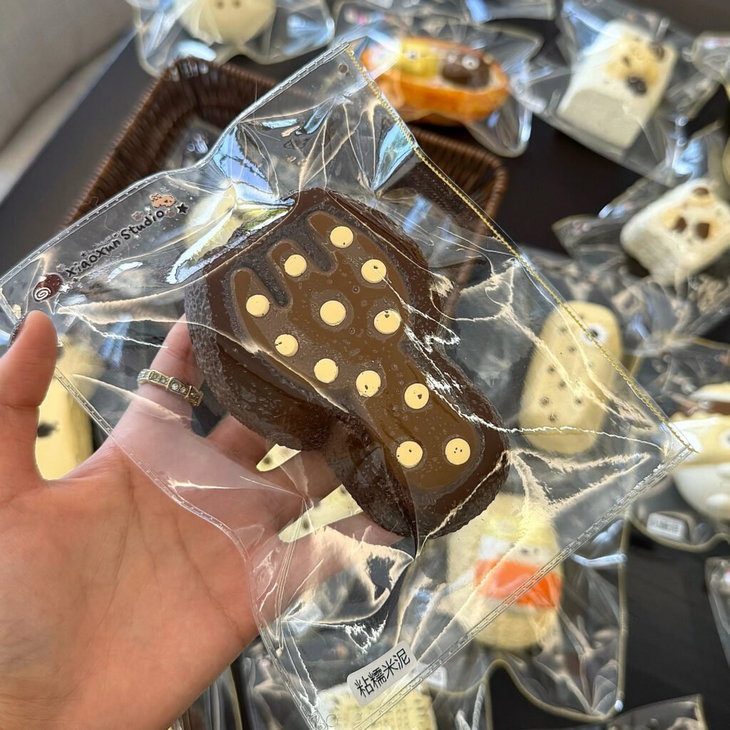 64060 Xiao Xun BB Cocoa Fork Toast (Sticky Glutinous Rice Clay Texture Series) / 小桪bb 可可叉子吐司（粘糯米泥触感系列）