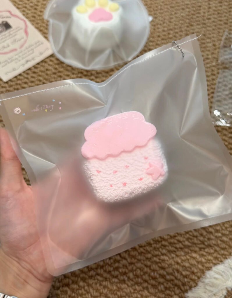 318010 Xiaoyun Diary Strawberry Bubble / 小云日记（捏捏版） 草莓泡泡