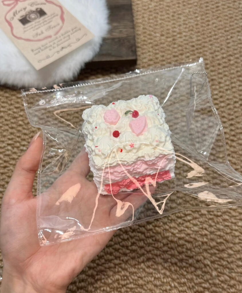 318012 Xiaoyun Diary Berry Milk Cake / 小云日记（捏捏版） 莓果奶糕
