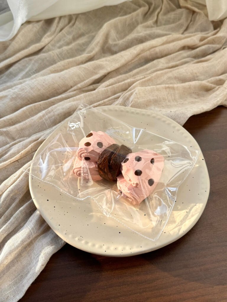 349006 Yaoyaoling Berry Chocolate Polka Dot Bow (Custom Cream Clay Texture Series) / 夭夭灵 莓巧波点蝴蝶结（特调奶油泥触感系列）