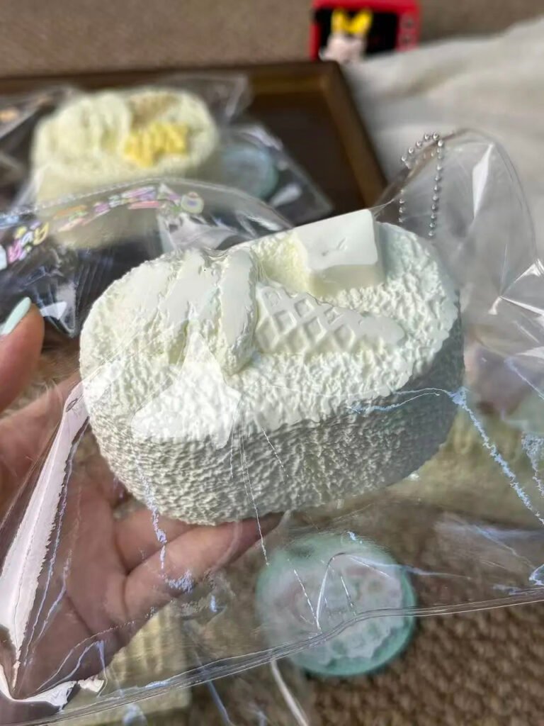 346030 Yayun Squishy Island Ice Cream Giant Senbei (Dry Clay Texture Series) / 雅云萌捏岛 冰激凌大仙贝（干噎泥触感系列）
