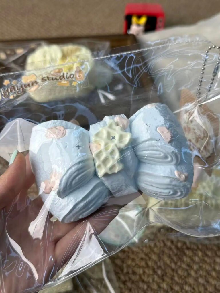 346033 Yayun Squishy Island Milky Blue Bow (Dry Milk Clay Texture Series) / 雅云萌捏岛 奶蓝蝴蝶结(干乳泥触感系列)