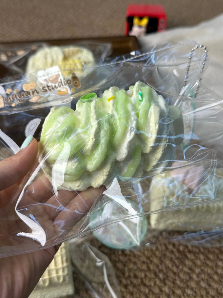 346054 Yayun Squishy Island Lime Swirl Ice Cream (Dry Clay Texture Series) / 雅云萌捏岛 青柠选旋转冰激凌(干噎泥触感系列)