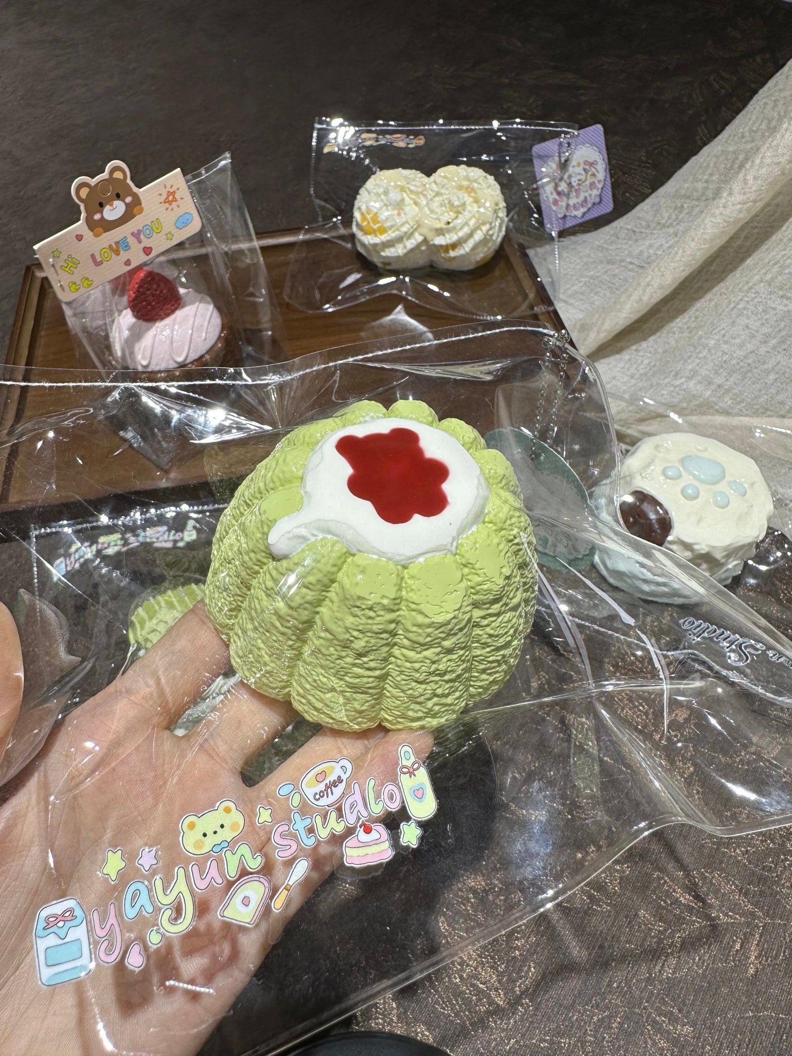 346071 Yayun Squishy Island D6 Berry Matcha Pudding (Dry Crumbly Clay Texture Series) / 雅云萌捏岛 D6 浆果抹茶布丁(干噎泥触感系列)