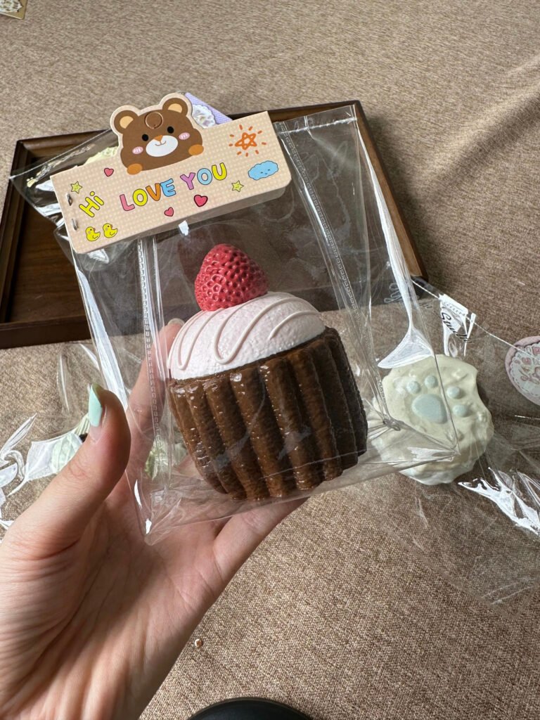 346082 Yayun Squishy Island C2 Strawberry Chocolate Cake (Pure Clay Texture Series) / 雅云萌捏岛 C2 草莓巧克力蛋糕（纯泥触感系列）