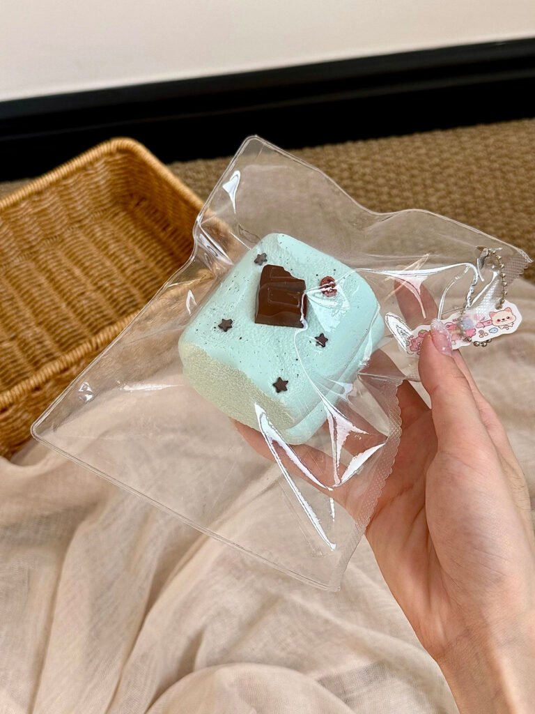 212088 Yike Fishball Squishy Mint Chocolate Double Marshmallow (Whipped Cream Texture Series) / 一颗鱼丸的捏捏 薄巧双层棉花糖(绵奶油触感系列)